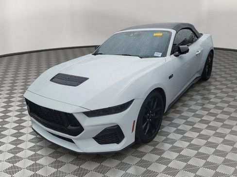 Used 2025 Ford Mustang GT Premium RWD image 2