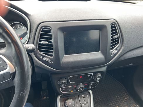 Used 2018 Jeep Compass Latitude w/ Popular Equipment Group image 12