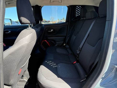 Used 2016 Jeep Renegade Trailhawk image 14