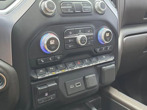 Used 2019 GMC Sierra 1500 SLT w/ SLT Premium Plus Package AWD/4WD image 33