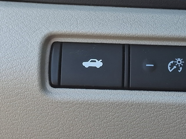 Used 2025 Nissan Altima 2.5 SV FWD image 25