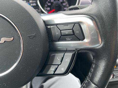 Used 2017 Ford Mustang Coupe RWD image 15