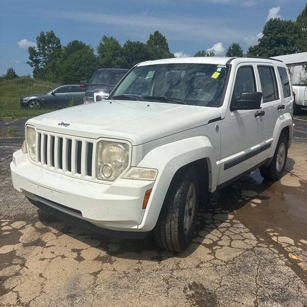 Used 2009 Jeep Liberty Sport AWD/4WD image 4
