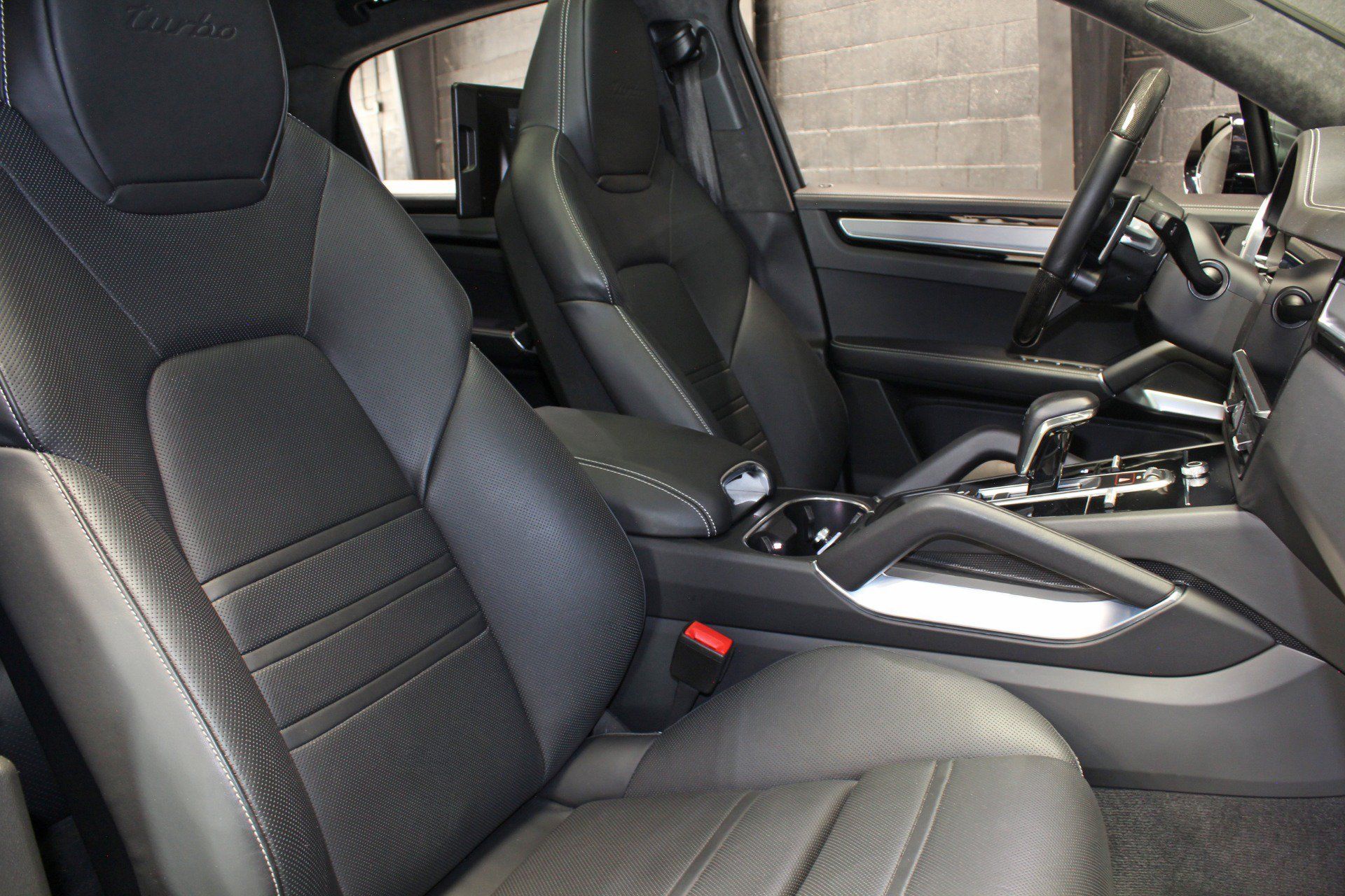 Used 2022 Porsche Cayenne Turbo AWD/4WD image 54