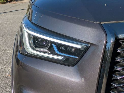 Used 2024 INFINITI QX80 Sensory image 10