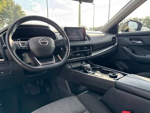 Used 2025 Nissan Rogue SV AWD/4WD image 21