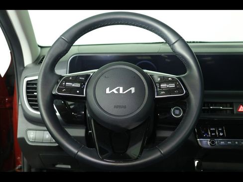 Used 2024 Kia Seltos S image 14