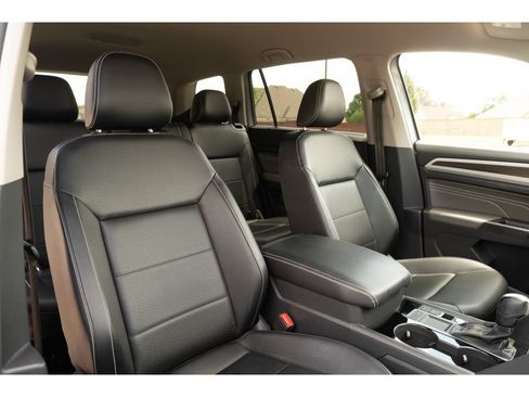 Used 2023 Volkswagen Atlas SE w/ Black Wheel Package FWD image 19