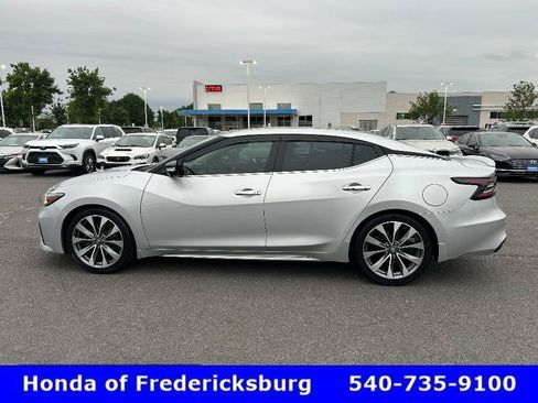 Used 2019 Nissan Maxima Platinum w/ Sport Mat Group FWD image 2