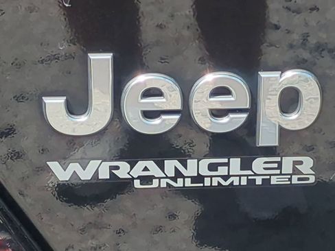 Certified 2019 Jeep Wrangler Unlimited Sahara AWD/4WD image 12