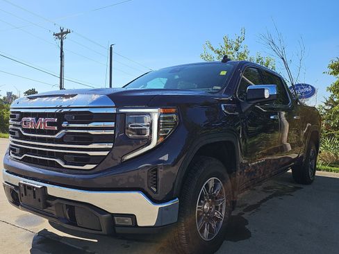 Used 2024 GMC Sierra 1500 SLT image 9