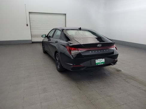 Used 2023 Hyundai Elantra SEL FWD image 5