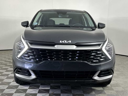 Used 2024 Kia Sportage LX image 3