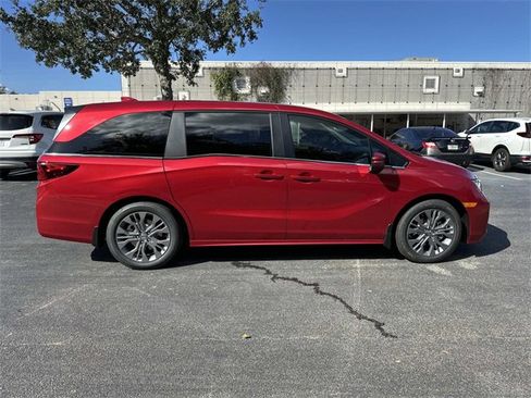 New 2026 Honda Odyssey Touring image 4