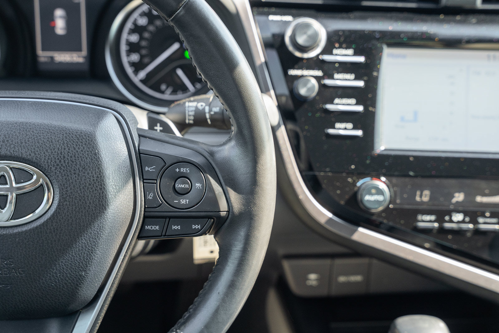 Used 2018 Toyota Camry SE FWD image 27