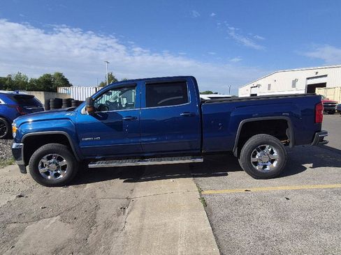 Used 2018 GMC Sierra 2500 SLE w/ HD SLE Preferred Plus Package AWD/4WD image 6