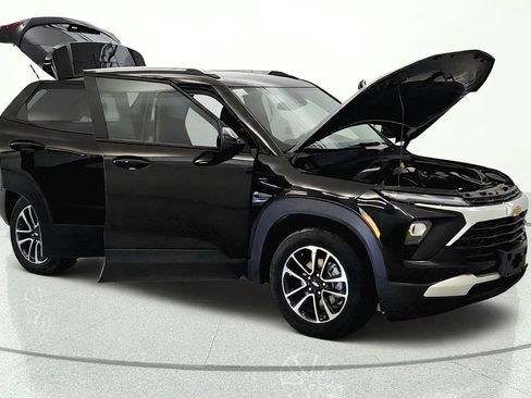 Used 2025 Chevrolet TrailBlazer LT AWD/4WD image 7