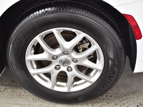Used 2024 Chrysler Pacifica Touring-L FWD image 37