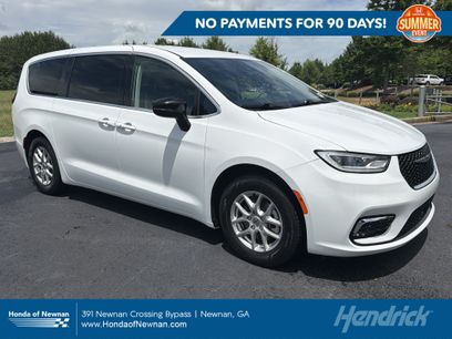 Used 2024 Chrysler Pacifica Touring-L