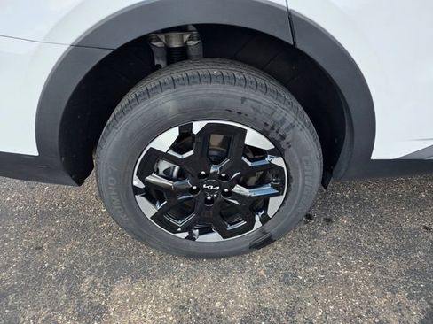 Used 2025 Kia Sorento S AWD/4WD image 9