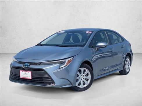 Used 2023 Toyota Corolla LE w/ Carpet Mat Package (TMS) FWD image 1