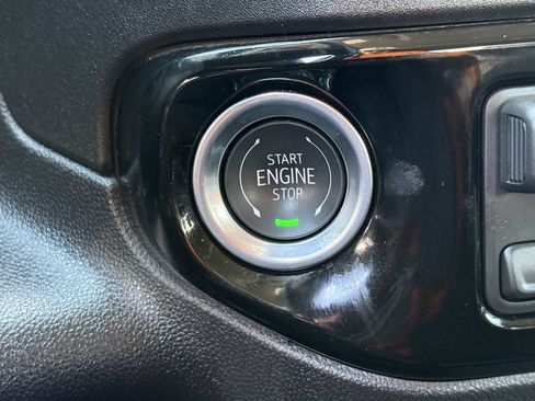 Used 2026 GMC Sierra 1500 SLT AWD/4WD image 19