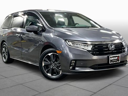 Used 2023 Honda Odyssey Elite image 2