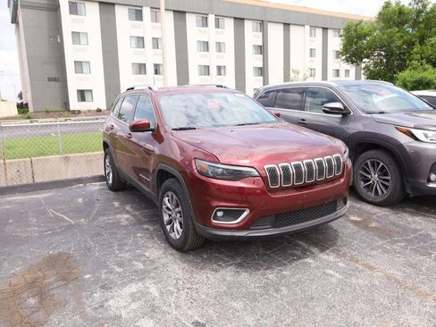 Used 2020 Jeep Cherokee Latitude Plus AWD/4WD image 4