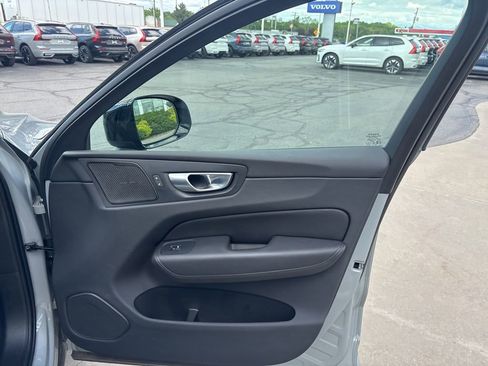Certified 2024 Volvo XC60 B5 Plus AWD/4WD image 33