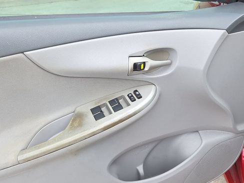 Used 2010 Toyota Corolla LE w/ All Weather Guard Pkg FWD image 11