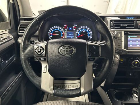 Used 2015 Toyota 4Runner SR5 AWD/4WD image 18