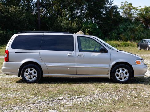 Used 2004 Oldsmobile Silhouette GL image 13