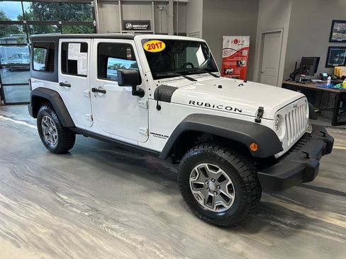 Used 2017 Jeep Wrangler Unlimited Rubicon w/ Connectivity Group AWD/4WD image 22