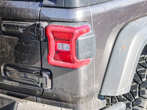 Used 2018 Jeep Wrangler Unlimited Sport S image 10