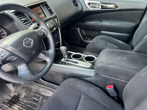 Used 2015 Nissan Pathfinder S image 12