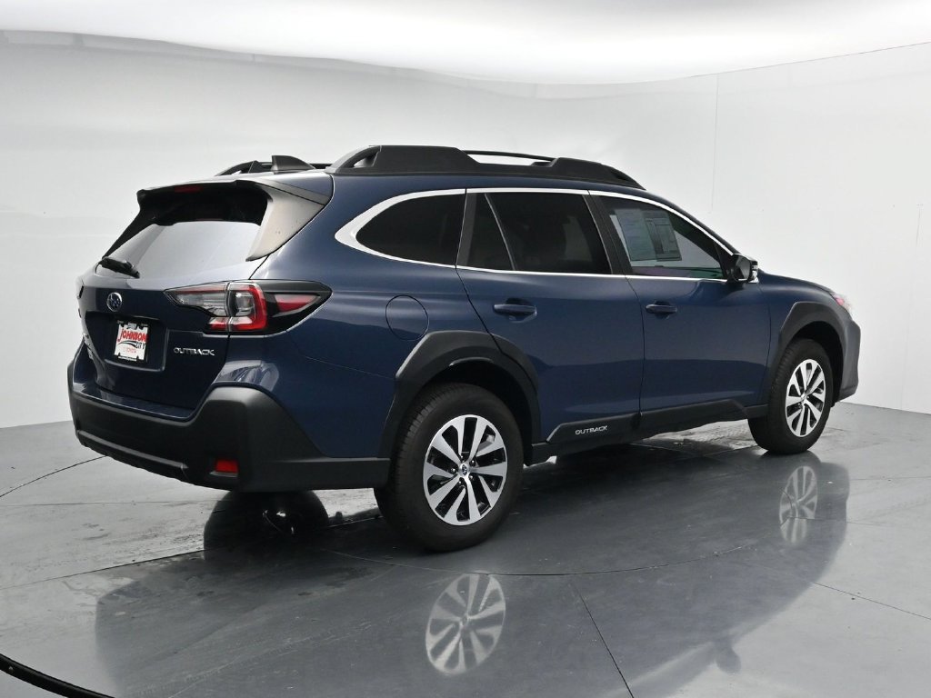 Used 2024 Subaru Outback Premium AWD/4WD image 8