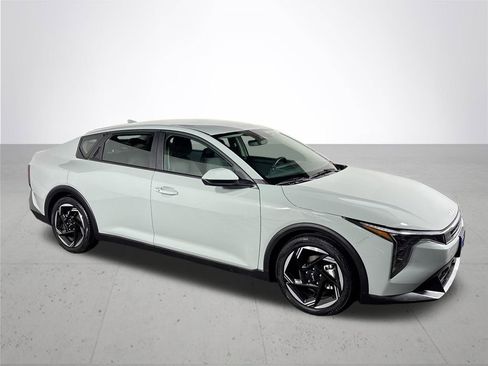 Certified 2025 Kia K4 EX image 4
