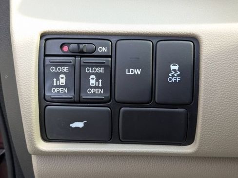Used 2016 Honda Odyssey EX-L image 24