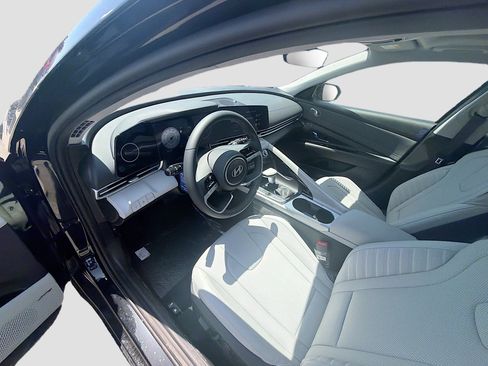 New 2026 Hyundai Elantra Limited FWD image 7