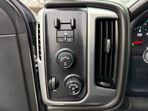 Used 2018 GMC Sierra 1500 SLT image 28