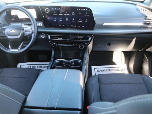 Used 2026 Chevrolet Traverse LT image 16