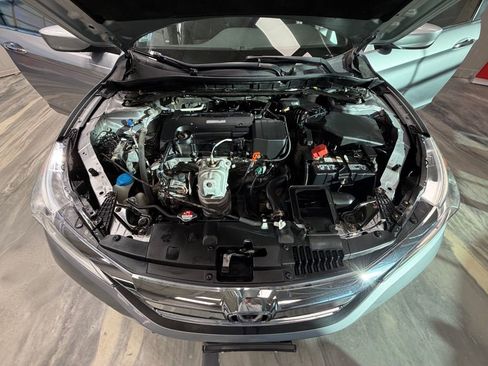 Used 2017 Honda Accord Sport Special Edition image 55