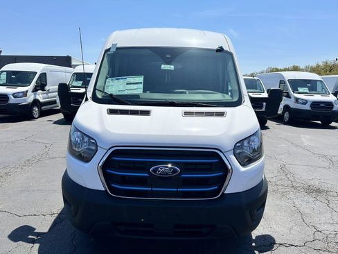 Used 2023 Ford E-Transit Medium Roof image 2