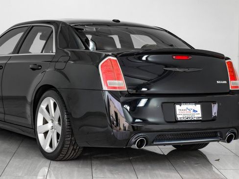 Used 2012 Chrysler 300 SRT8 w/ 19-Premium Speaker Group image 60