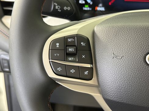 New 2026 Ford Explorer Active RWD image 24