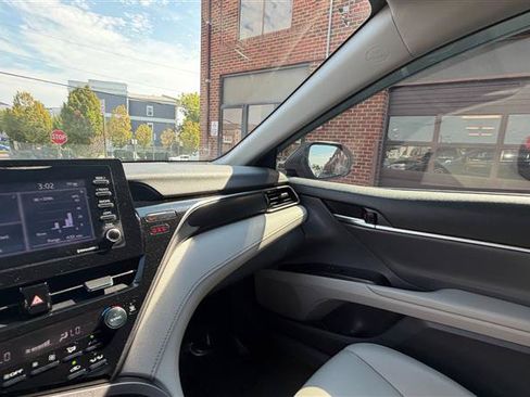 Used 2021 Toyota Camry SE Hybrid FWD image 38