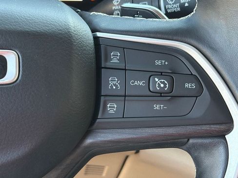 Used 2021 Jeep Grand Cherokee L Limited RWD image 21