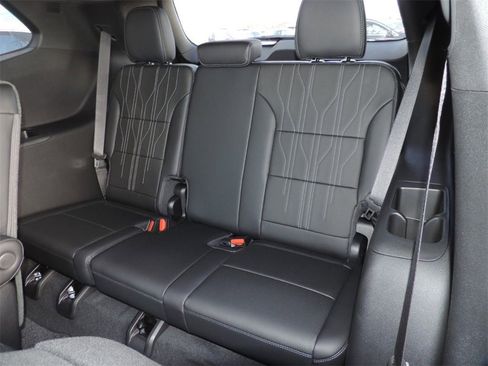 New 2026 Buick Enclave Avenir image 19