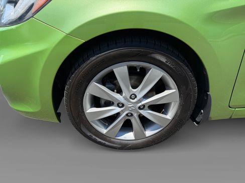 Used 2012 Hyundai Accent SE FWD image 9