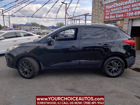 Used 2015 Hyundai Tucson SE image 2